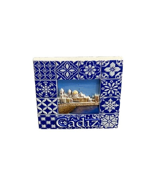 IMÁN DE NEVERA CATEDRAL DE CÁDIZ – AZULEJO DECORATIVO CON FOTO DEL MAR